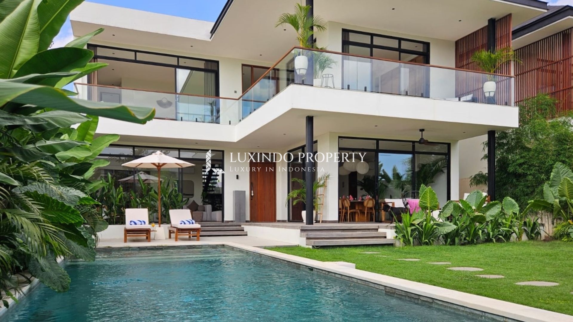 UMALAS - BRAND NEW LUXURY VILLA IN UPSCALE COMPLEX FOR YEARLY RENTAL (RV443)
